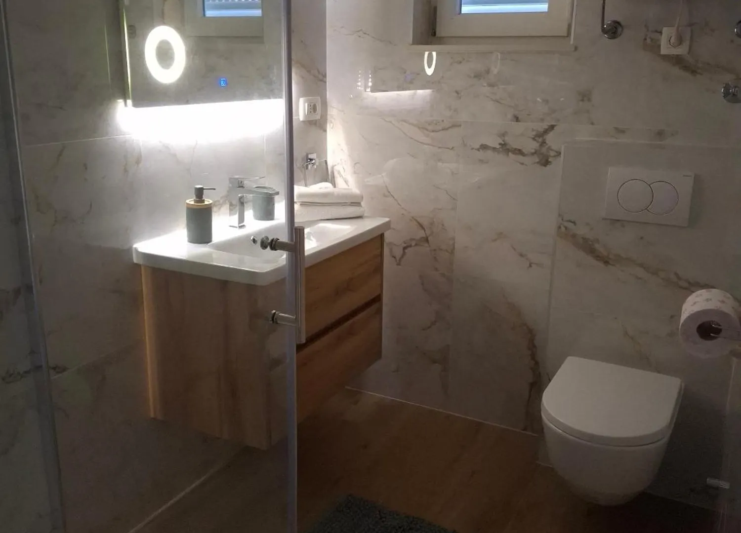 Apartment Pag 6412C